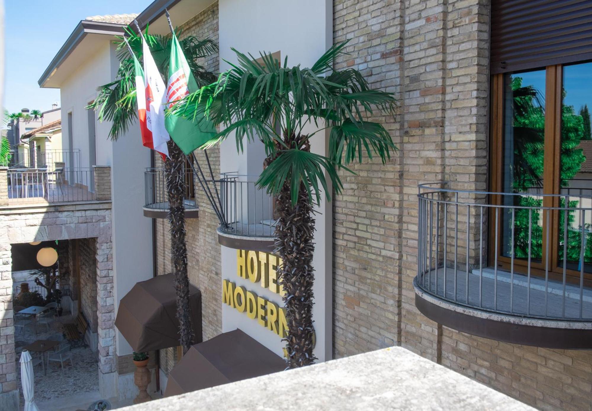 Hotel Moderno Assisi Esterno foto