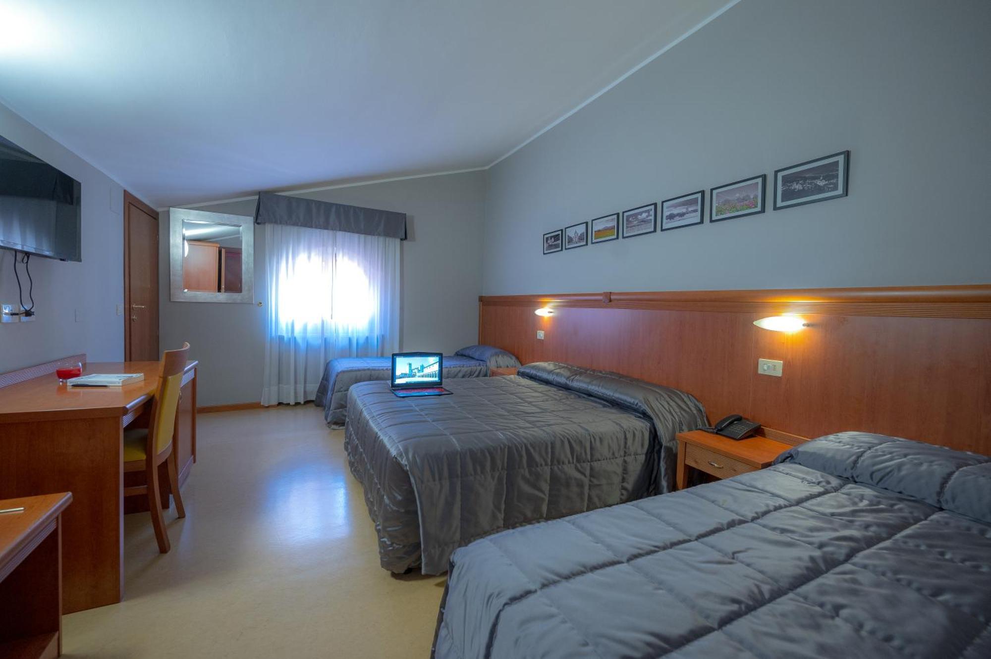 Hotel Moderno Assisi Esterno foto